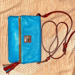 Dooney and Bourke pebble grain crossbody purse